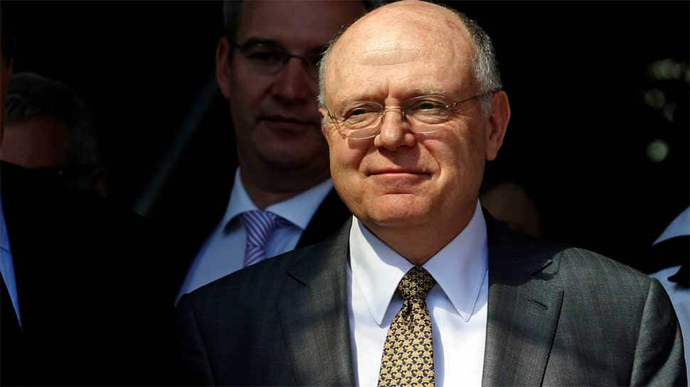 Pfizer to replace longtime CEO Read with veteran Bourla