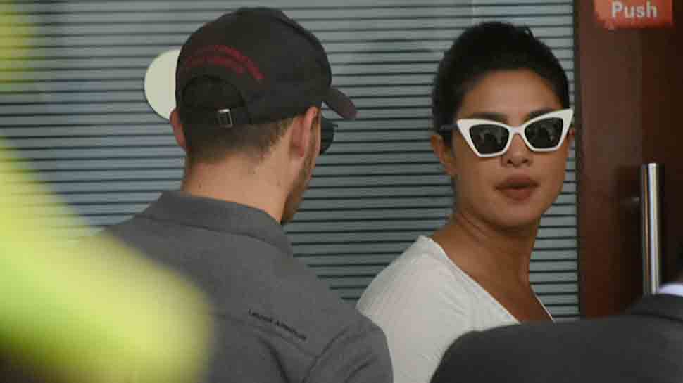 Priyanka Chopra, Nick Jonas spotted at Kalina airport — Photos inside