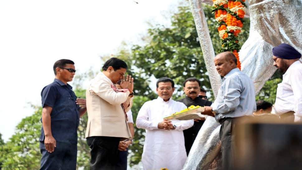 Assam CM hoists country&#039;s third-tallest national flag on Gandhi Jayanti