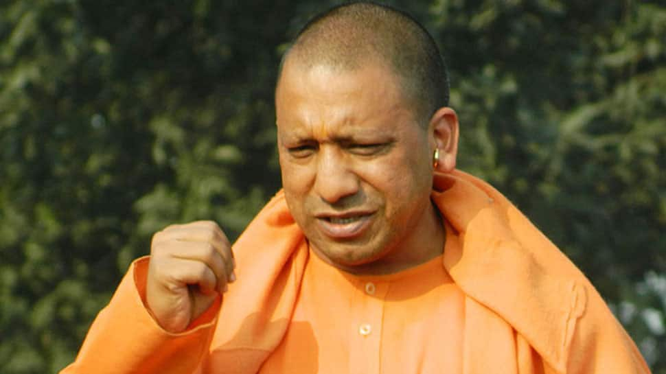 Yogi Adityanath hands over Rs 40 lakh compensation cheque to Vivek Tiwari&#039;s family