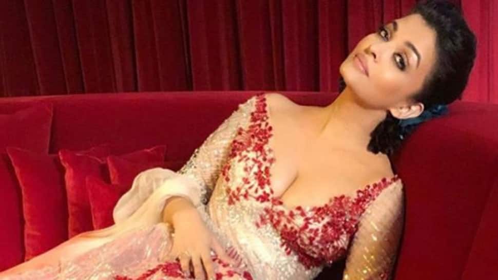 Aishwarya Rai Bachchan looks stunning in a shimmering red gown at Manish Malhotra&#039;s Doha fashion show—Pics