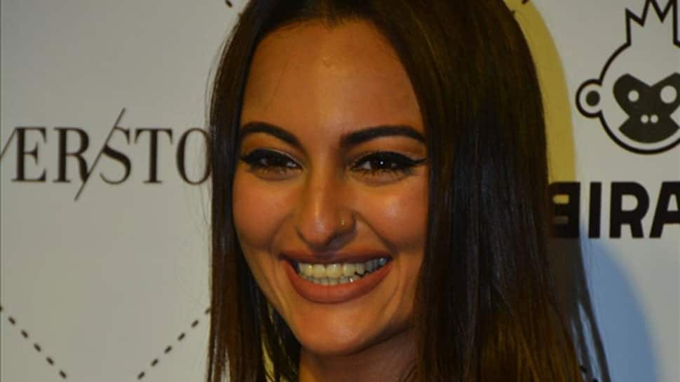 Sonakshi Sinha mum on Tanushree-Nana row