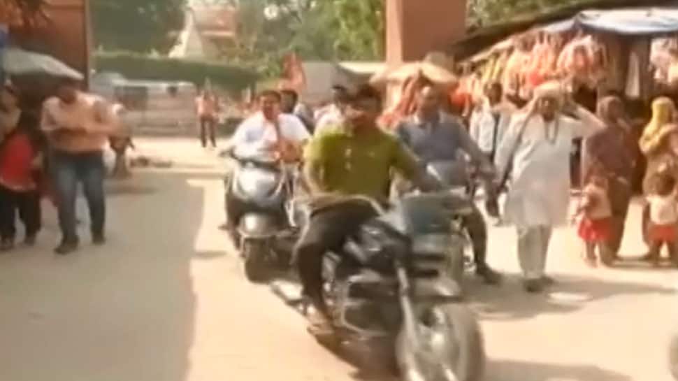 Hindu outfits protest in Gurugram, demand closure of meat shops during Navratri Hindu outfits protest in Gurugram, demand closure of meat shops during Navratri