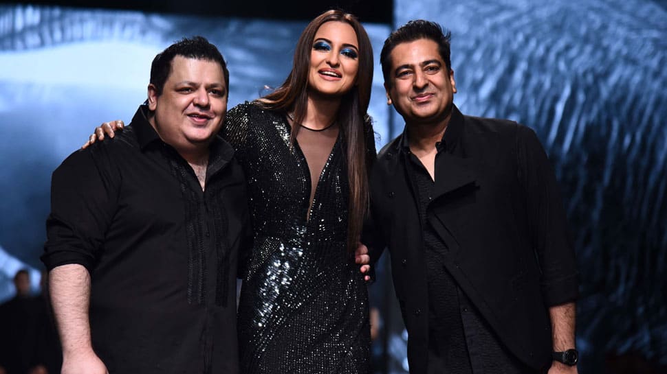 Lotus Make-Up India Fashion Week Spring Summer 2019: Sonakshi Sinha turns into &#039;black diva&#039;