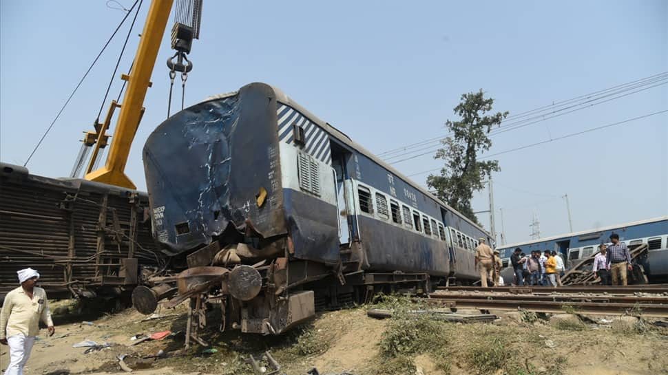 New Farakka Express derailment: Railway officials gave wrong signal to train; suspended