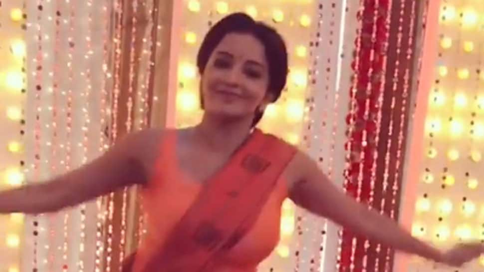 Monalisa&#039;s dandiya video will make you hit the dance floor this Navratri