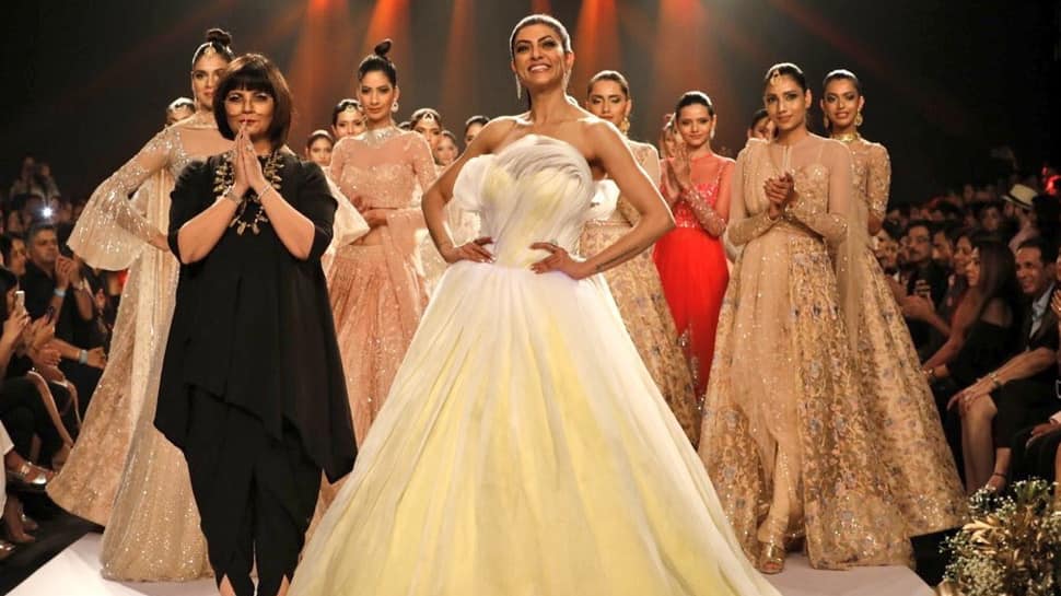 Sushmita Sen turns a stunning showstopper for Neeta Lulla at fashion show—Watch