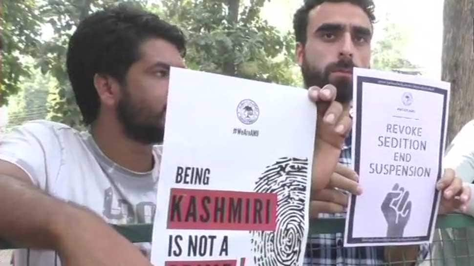 Sedition case: AMU students hold protest, say &#039;being Kashmiri is not a crime&#039; 