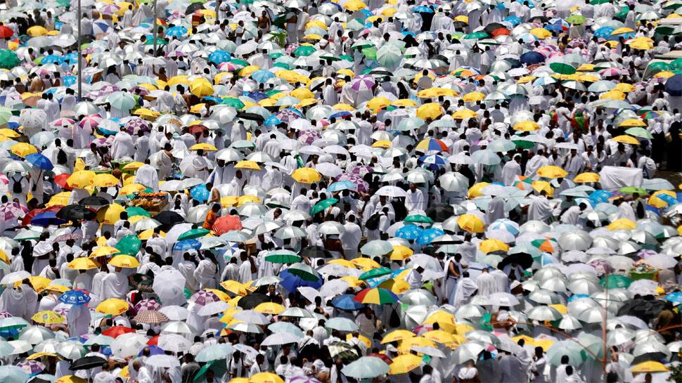 Hajj 2019 schedule announced by Mukhtar Abbas Naqvi; online application from October 18, offline from October 22