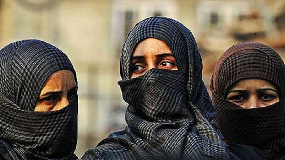 Pakistan: Woman asked to shun hijab at workplace or resign