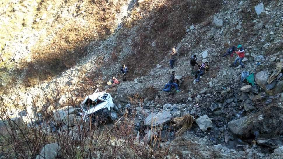 Himachal Pradesh: 1 dead, 9 injured after vehicle falls into gorge