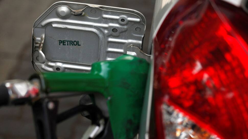 Fuel prices witness further dip; Petrol at Rs 81.34 in Delhi, Rs 86.81 in Mumbai