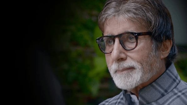 Big B admires efforts of those behind the scenes 