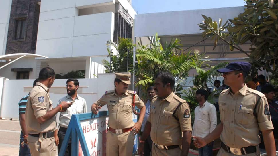 Tamil Nadu: IT raids at Vaikundarajan&#039;s VV Minerals, 100 locations being searched