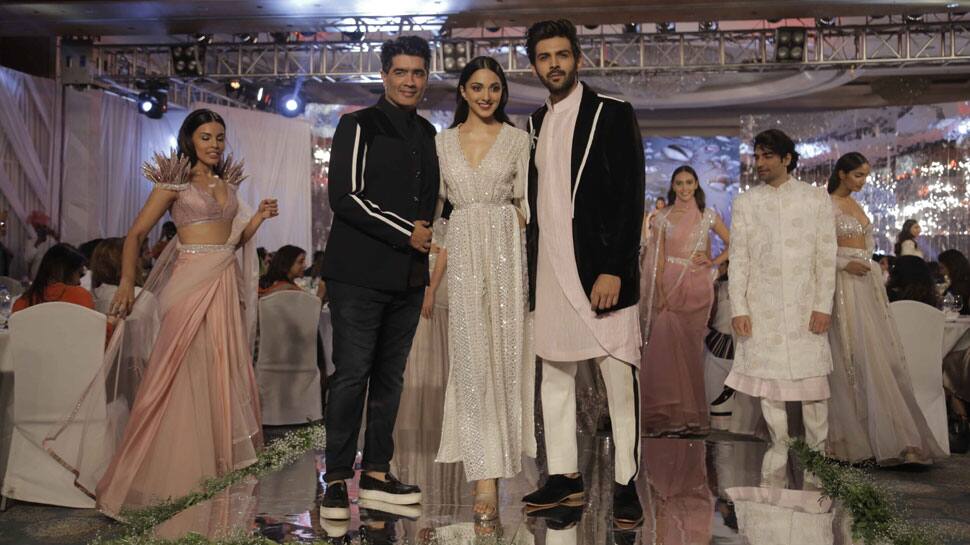 Kartik Aaryan-Kiara Advani sizzle on ramp for Manish Malhotra&#039;s festive collection—Video, Pics