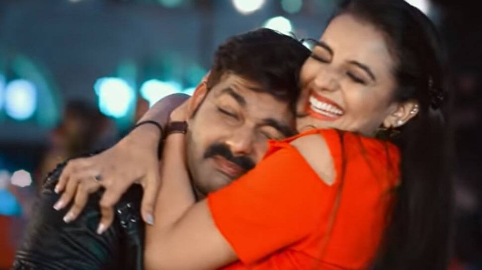 Pawan Singh and Akshara Singh&#039;s chemistry in Locker Me Jawani song will make your day - Watch