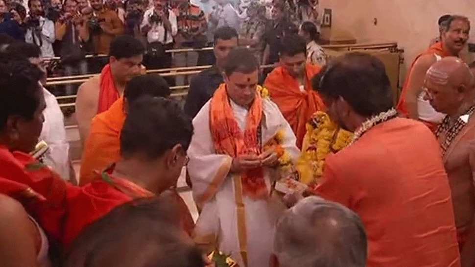 &#039;Shiv-bhakt&#039; Rahul Gandhi offers prayers at Mahakaleshwar temple in MP&#039;s Ujjain 