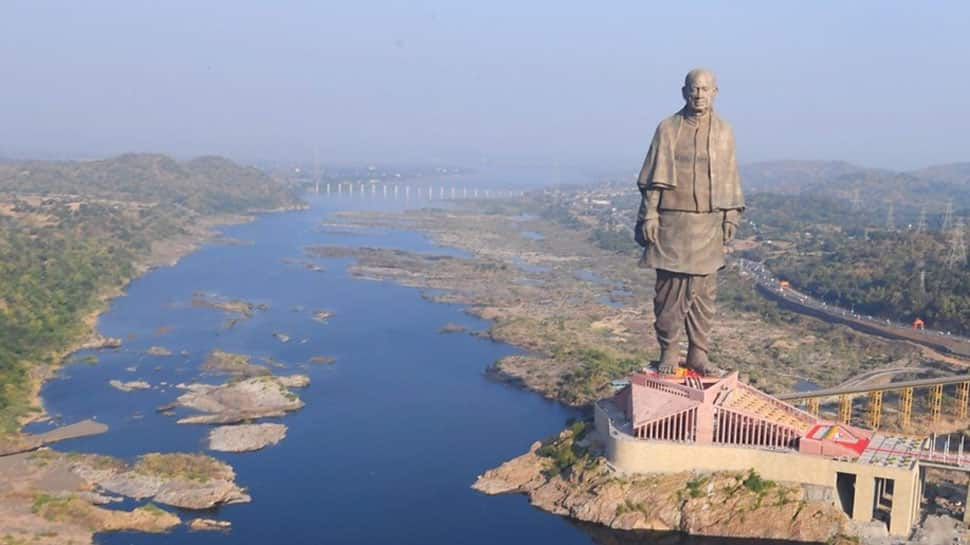 Statue of Unity: Sudarsan Pattnaik pays tribute to &#039;Iron Man&#039; Sardar Vallabhbhai Patel with sand art - See pics