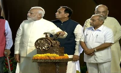 PM Narendra Modi unveils the 'Statue of Unity'.