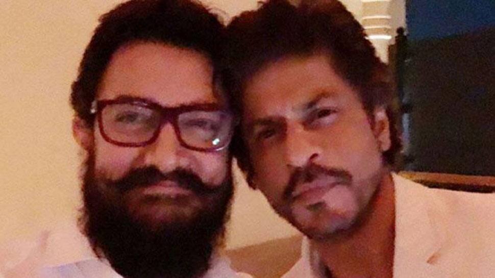 Shah Rukh Khan got a hug from &#039;Thug&#039; Aamir Khan and their pic is the best thing on internet today!