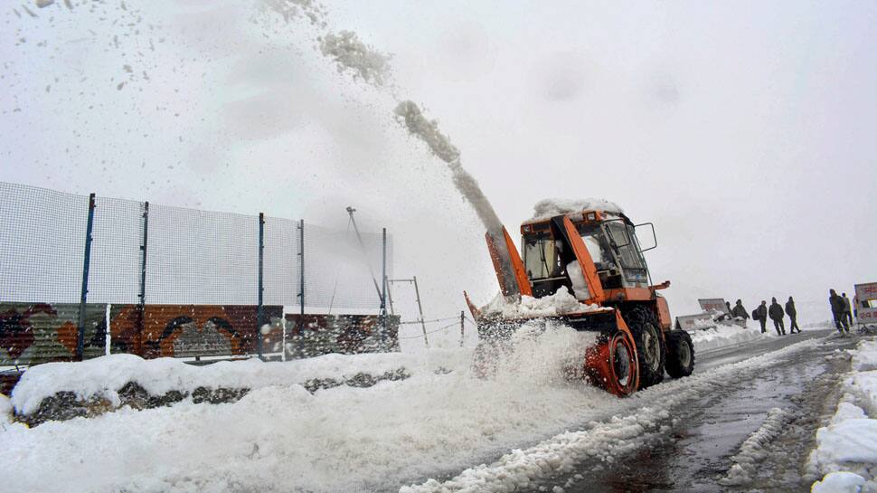 Jammu and Kashmir, Himachal Pradesh, Uttarakhand receive more snowfall, traffic movement affected