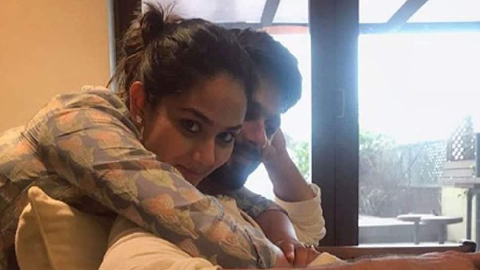 Shahid Kapoor and Mira Rajput&#039;s passionate kiss pic is breaking the internet