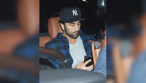 Photo Gallery: Ranbir Kapoor spotted at Mahesh Bhatts office, News