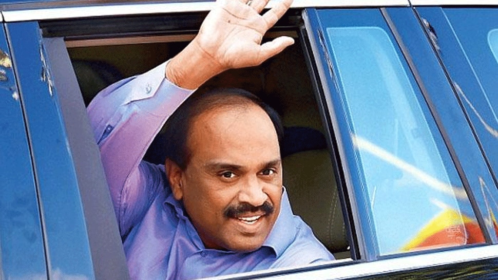 Absconding mining baron Janardhan Reddy appears for questioning in bribery case