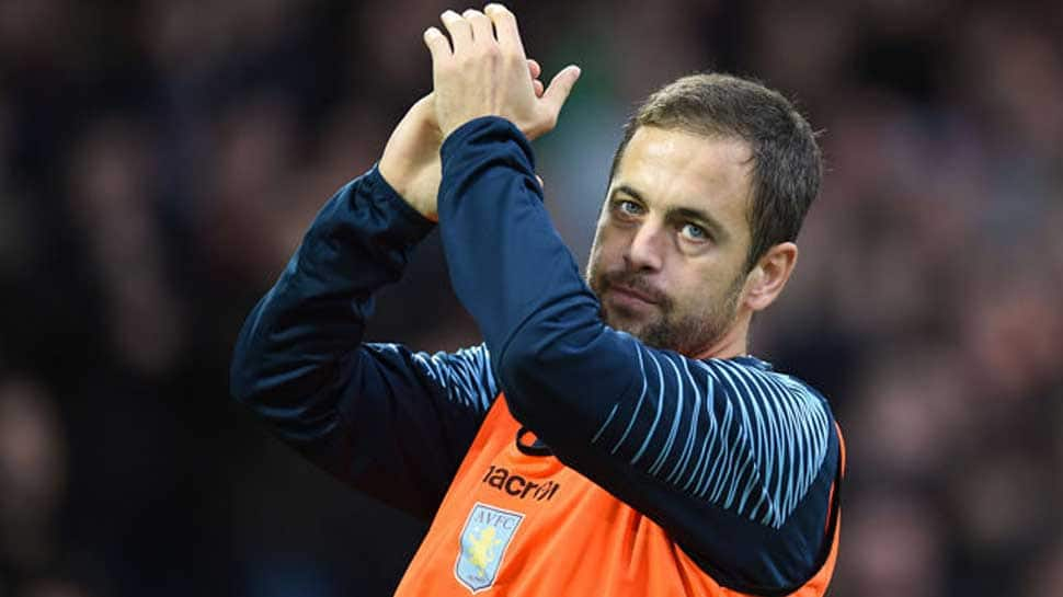 Former England and Chelsea midfielder Joe Cole retires