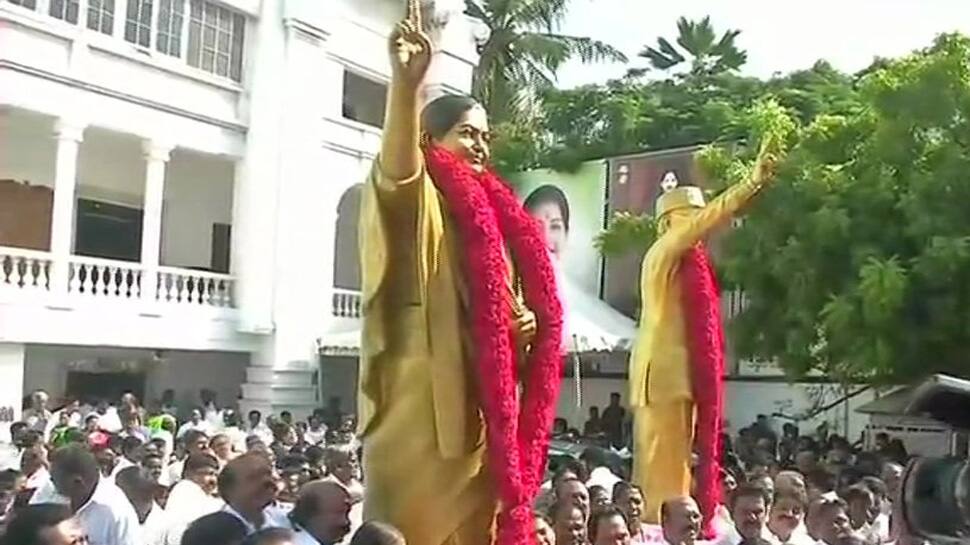 Embarrassed AIADMK unveils new statue of Jayalalithaa as old one failed to resemble her