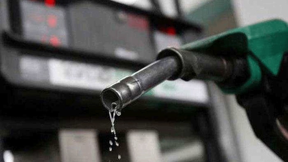 Fuel prices continue to dip; petrol at Rs 77.10/ litre in Delhi, Rs 82.62 in Mumbai