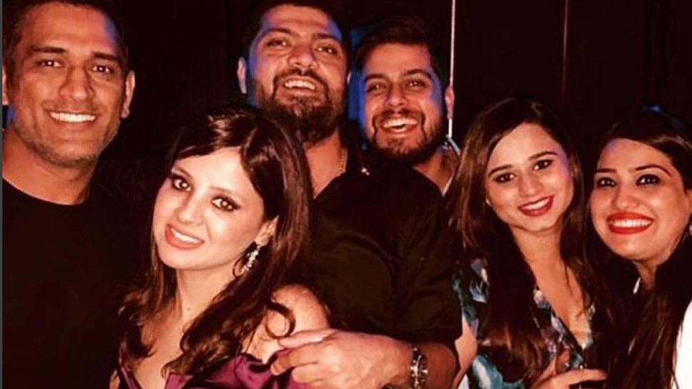 MS Dhoni&#039;s wife Sakshi Dhoni&#039;s birthday was a crazy, fun night—Watch videos