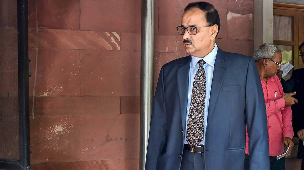 SC adjourns hearing on CBI chief Alok Verma&#039;s plea, says none of you deserve a hearing after media leak