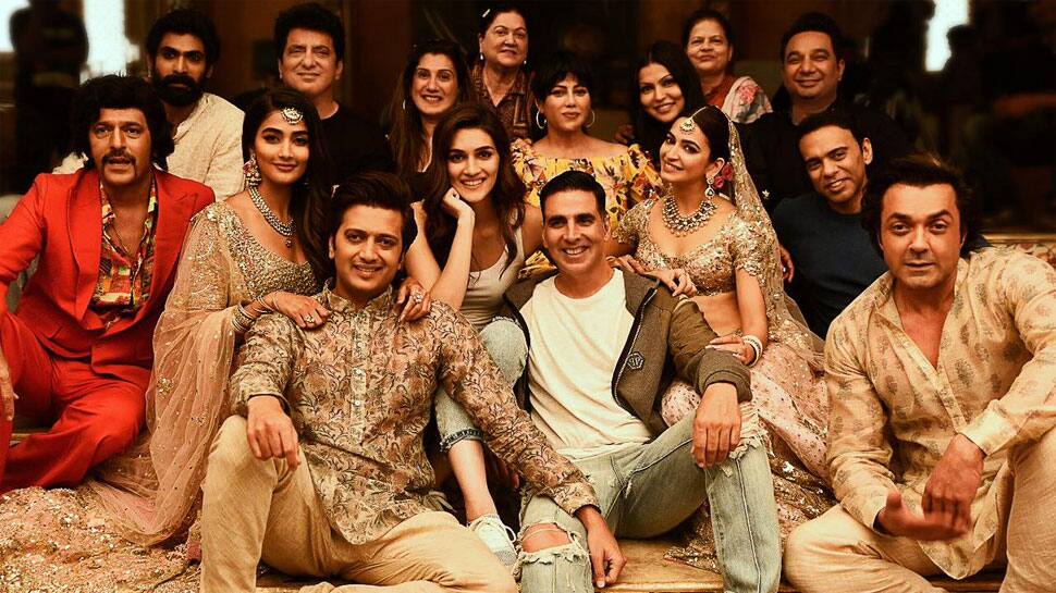 Akshay Kumar starrer 'Housefull 4' wrapped—See pic