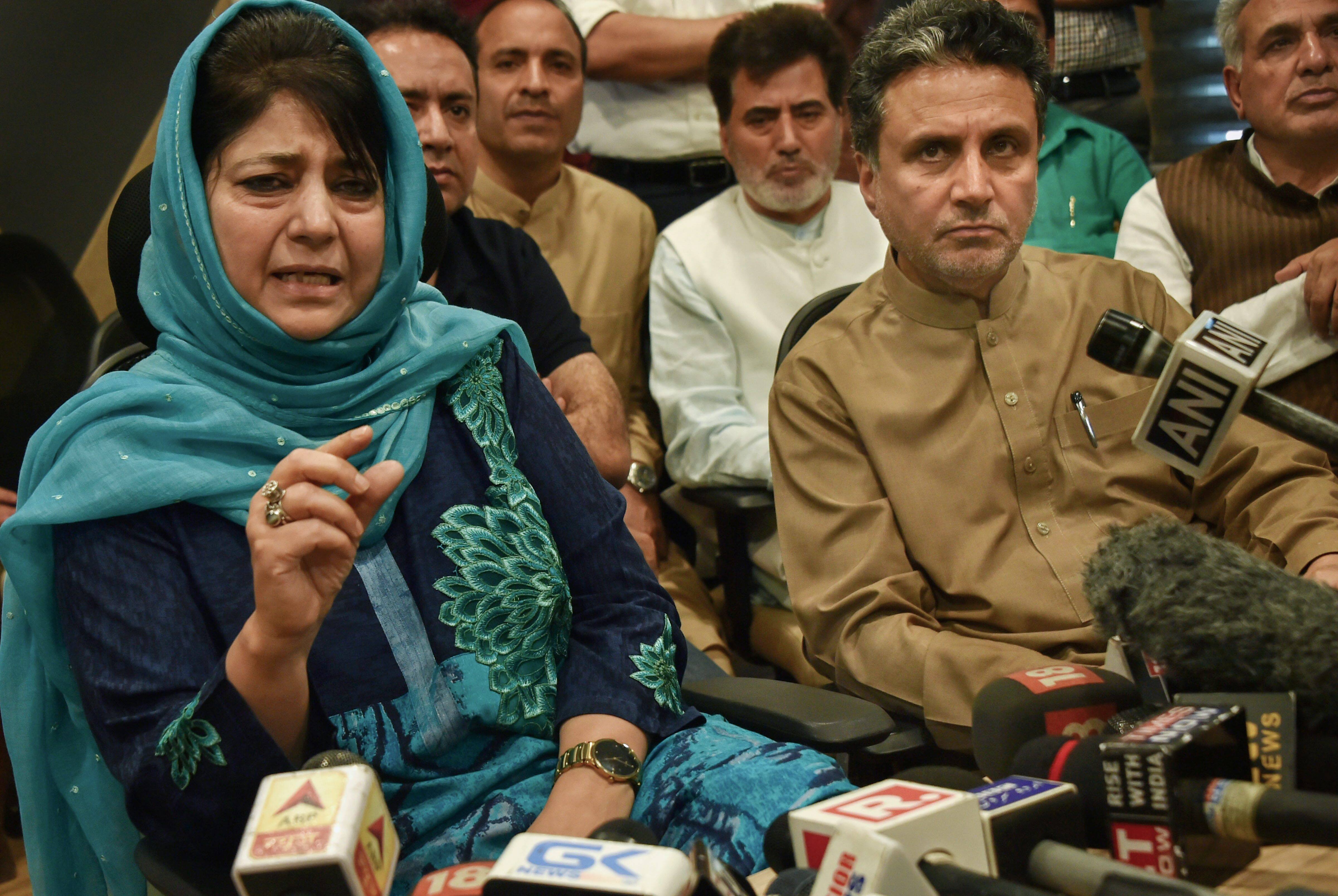 Mehbooba sends letter to stake claim for J&amp;K govt formation, says &#039;unable to reach Rajbhavan&#039;