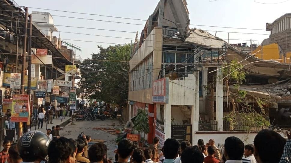 Under-construction building collapses in Lucknow&#039;s Gomti Nagar, SDRF team at spot