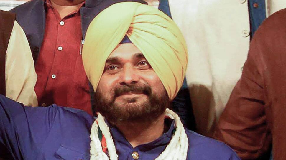 Congress leader Navjot Singh Sidhu attacks PM Narendra Modi, calls him puppet of industrialists