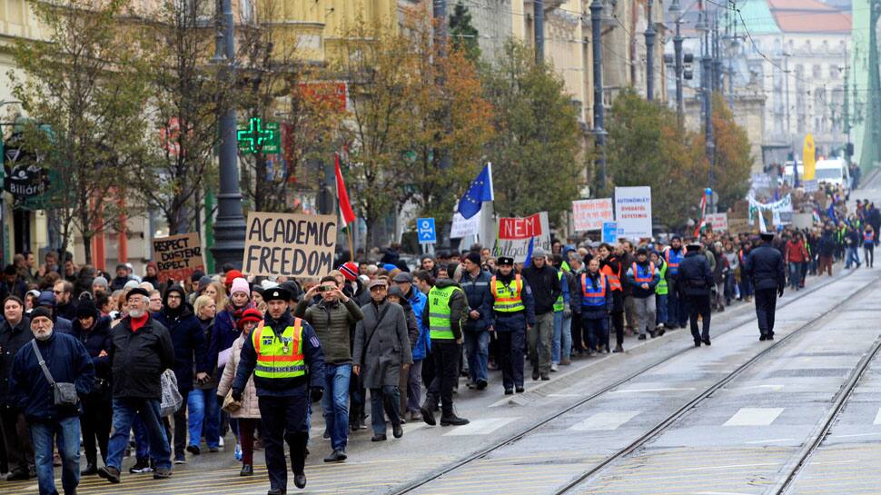 Hungary: Students rally in Budapest to keep Soros-founded school