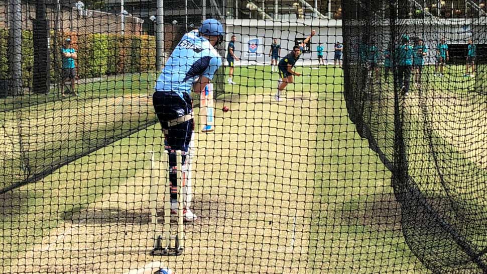 Steve Smith faces off against Mitchell Starc, Josh Hazlewood and Pat Cummins at SCG nets
