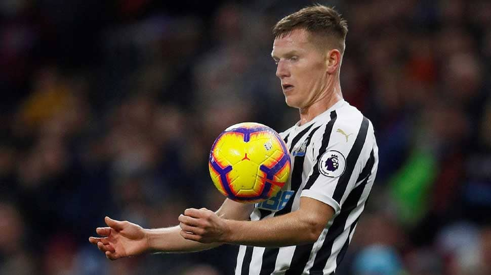 EPL: Matt Ritchie misses open goal from 2 yards out against Burnley