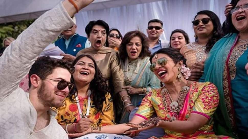 Priyanka-Nick sangeet pics invite meme fest and this time &#039;aunty&#039; has got all the attention—See inside