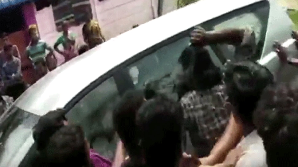 Tamil Nadu minister&#039;s car attacked by mob during visit to Cyclone Gaja-hit areas