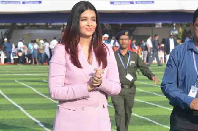 Aishwarya Rai Bachchan encourages differently-abled kids, rocks pink pant-suit like a pro 