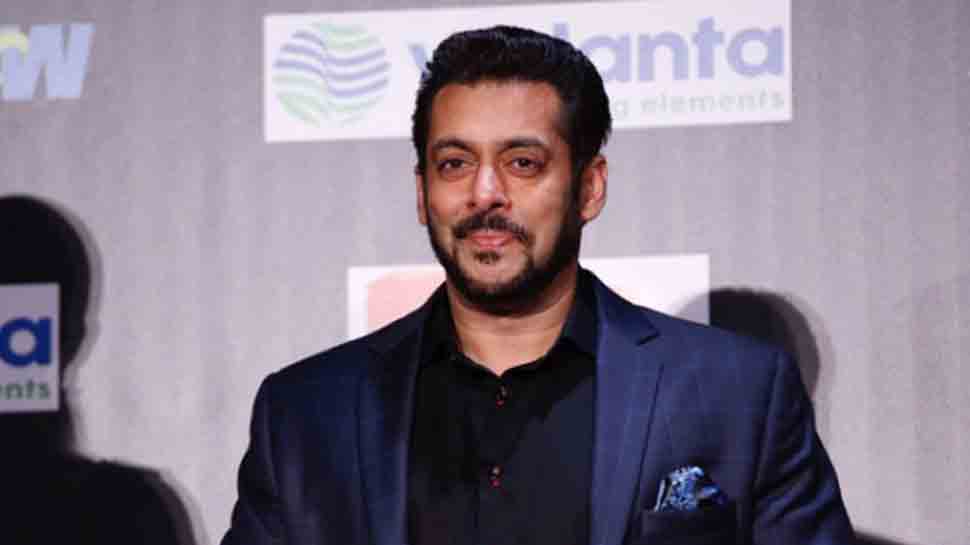 Salman Khan to launch Mahesh Manjrekar&#039;s daughter Ashwami? 