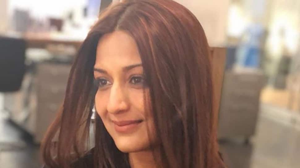 Sonali Bendre shares throwback pictures, hopes for a healthier and happier 2019