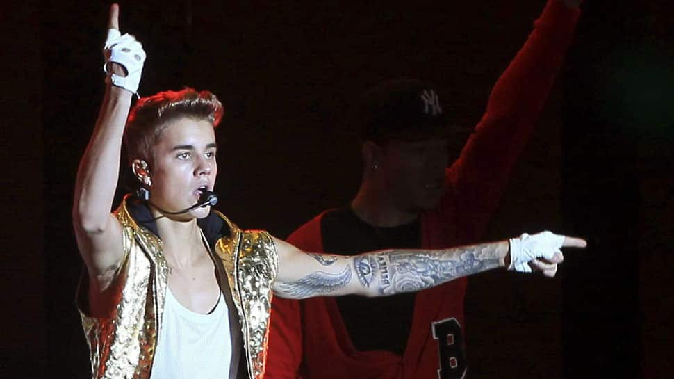 Justin Bieber serenades Hailey Baldwin