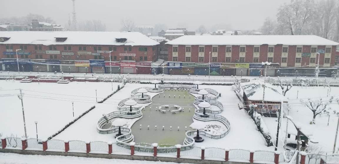 Heavy snowfall in Jammu and Kashmir