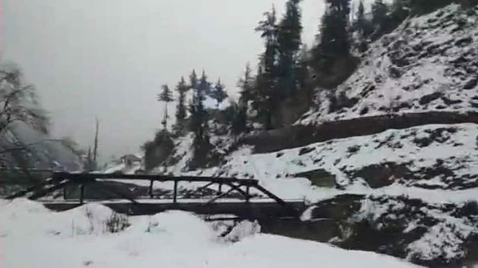 Cold wave grips northern India; several states receive fresh snowfall