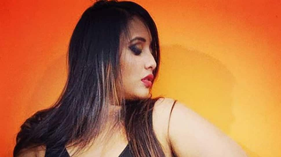 Rani Chatterjee in a yellow saree is a sight to behold-See pic