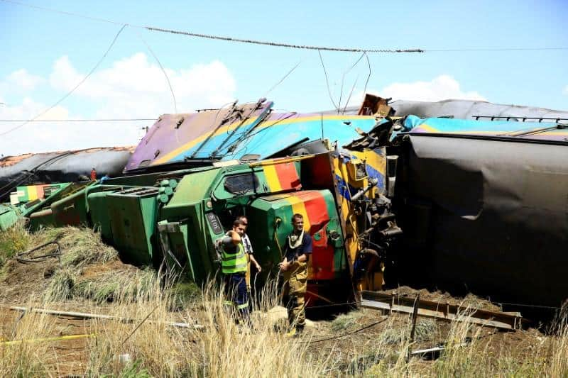 Three killed, hundreds injured in South Africa train collision